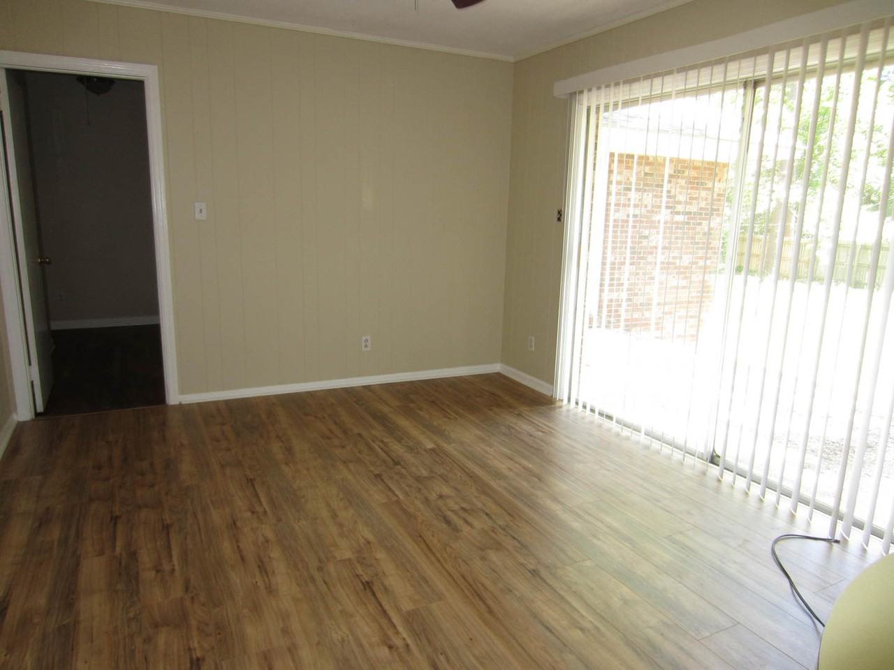 407 Northfield Rd - Photo 2 of 18