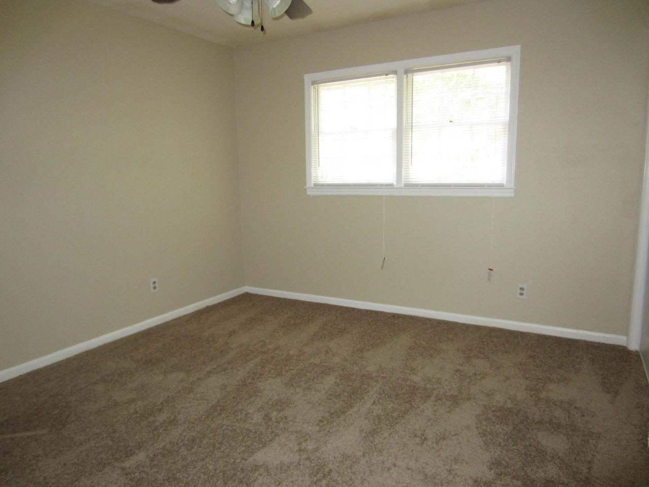 407 Northfield Rd - Photo 3 of 18