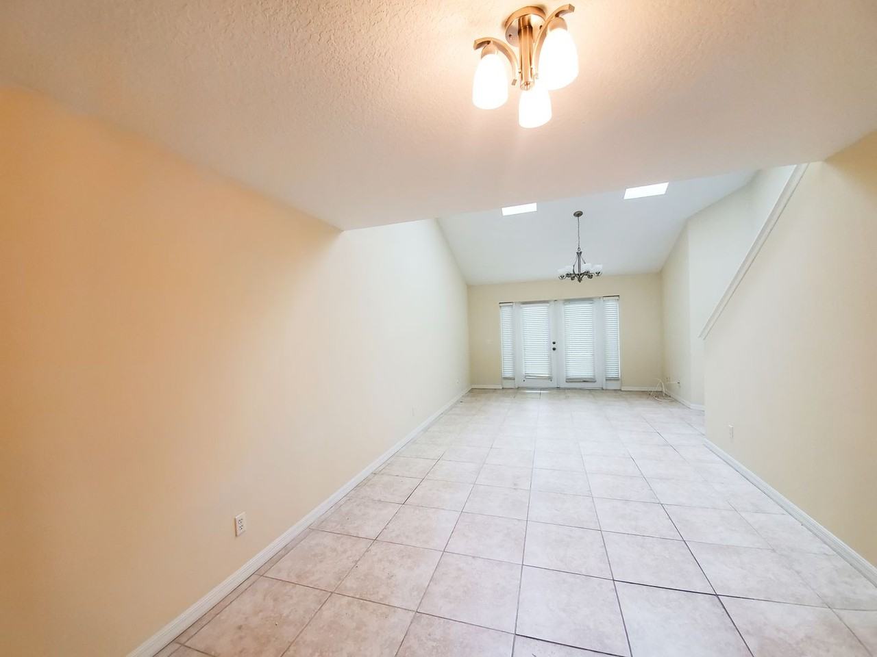 503 6th St - Photo 4 of 18