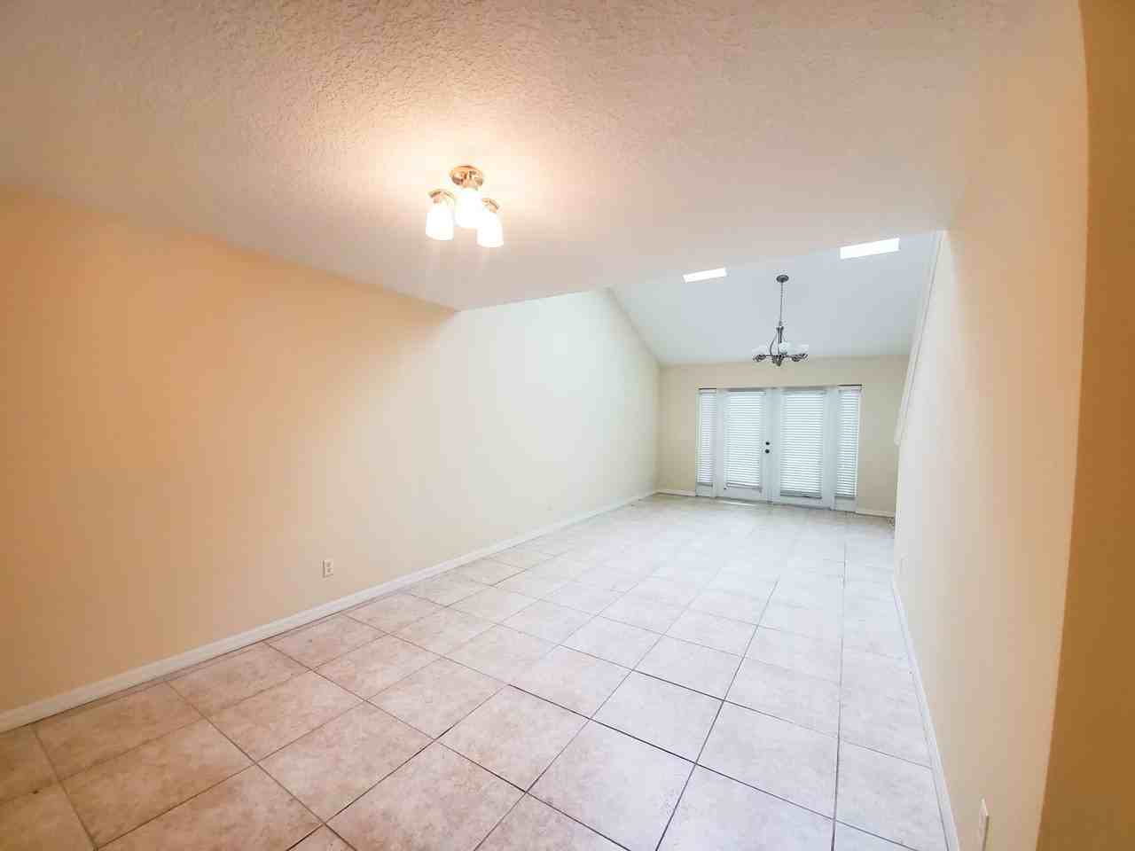 503 6th St - Photo 7 of 18