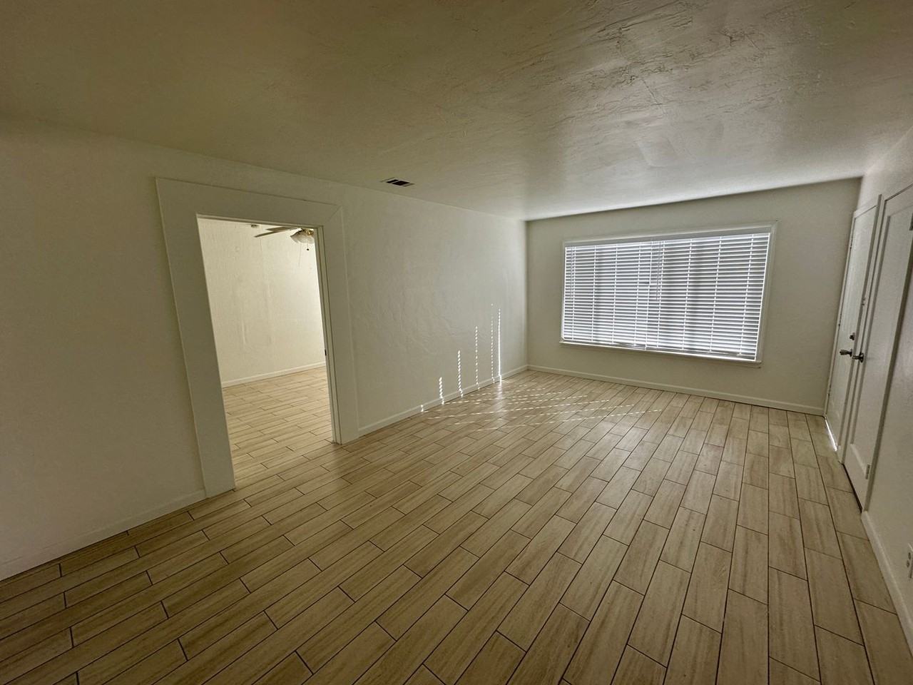 1024 Jefferson Blvd - Photo 3 of 11