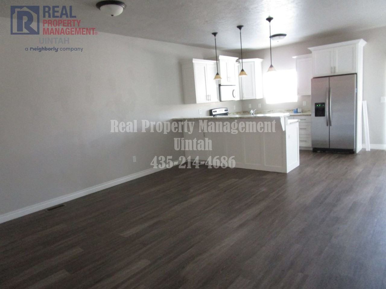 429 E Red Fox Ln - Photo 5 of 19