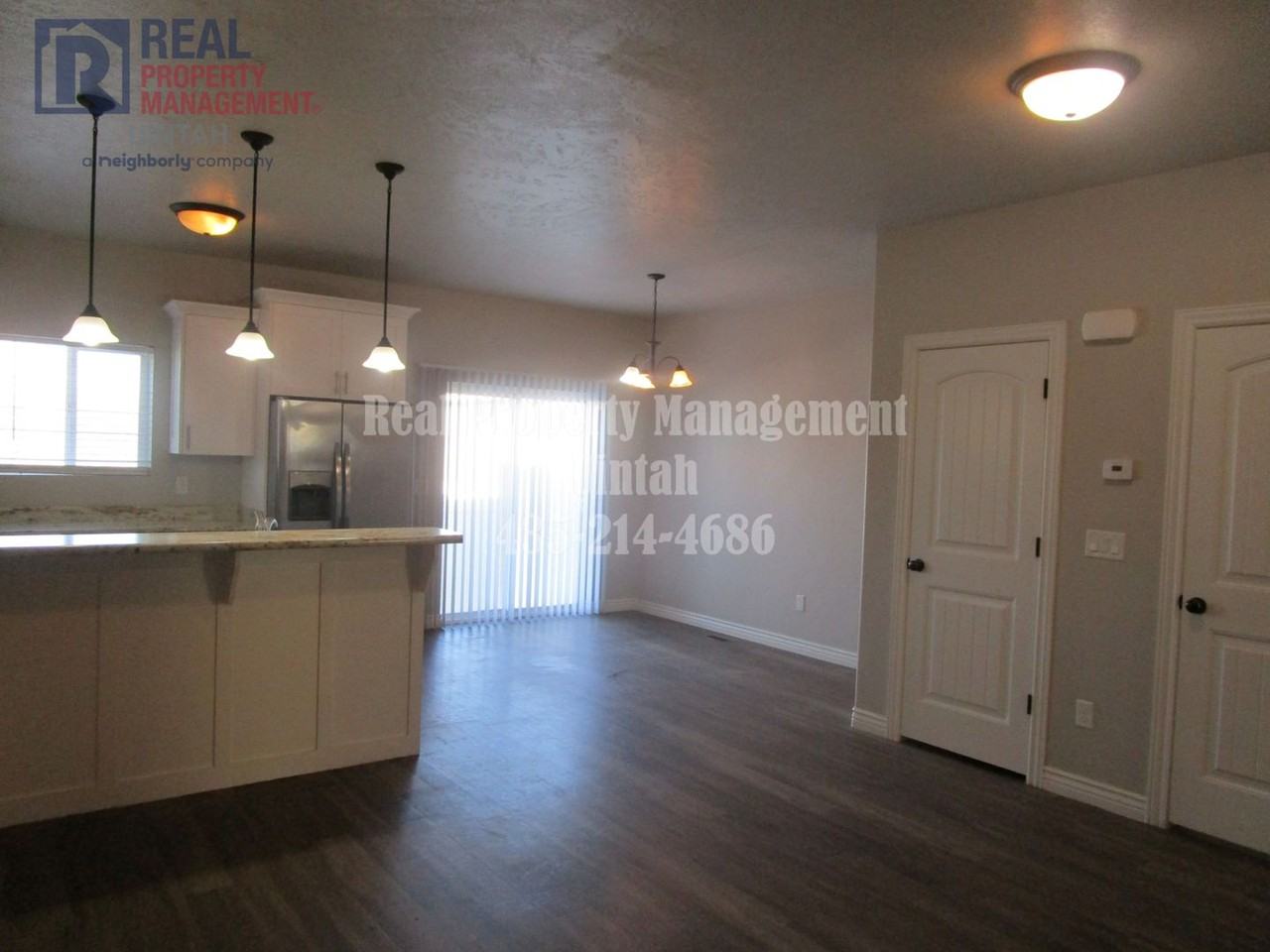 429 E Red Fox Ln - Photo 6 of 19