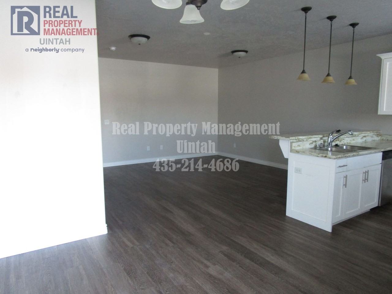 429 E Red Fox Ln - Photo 7 of 19