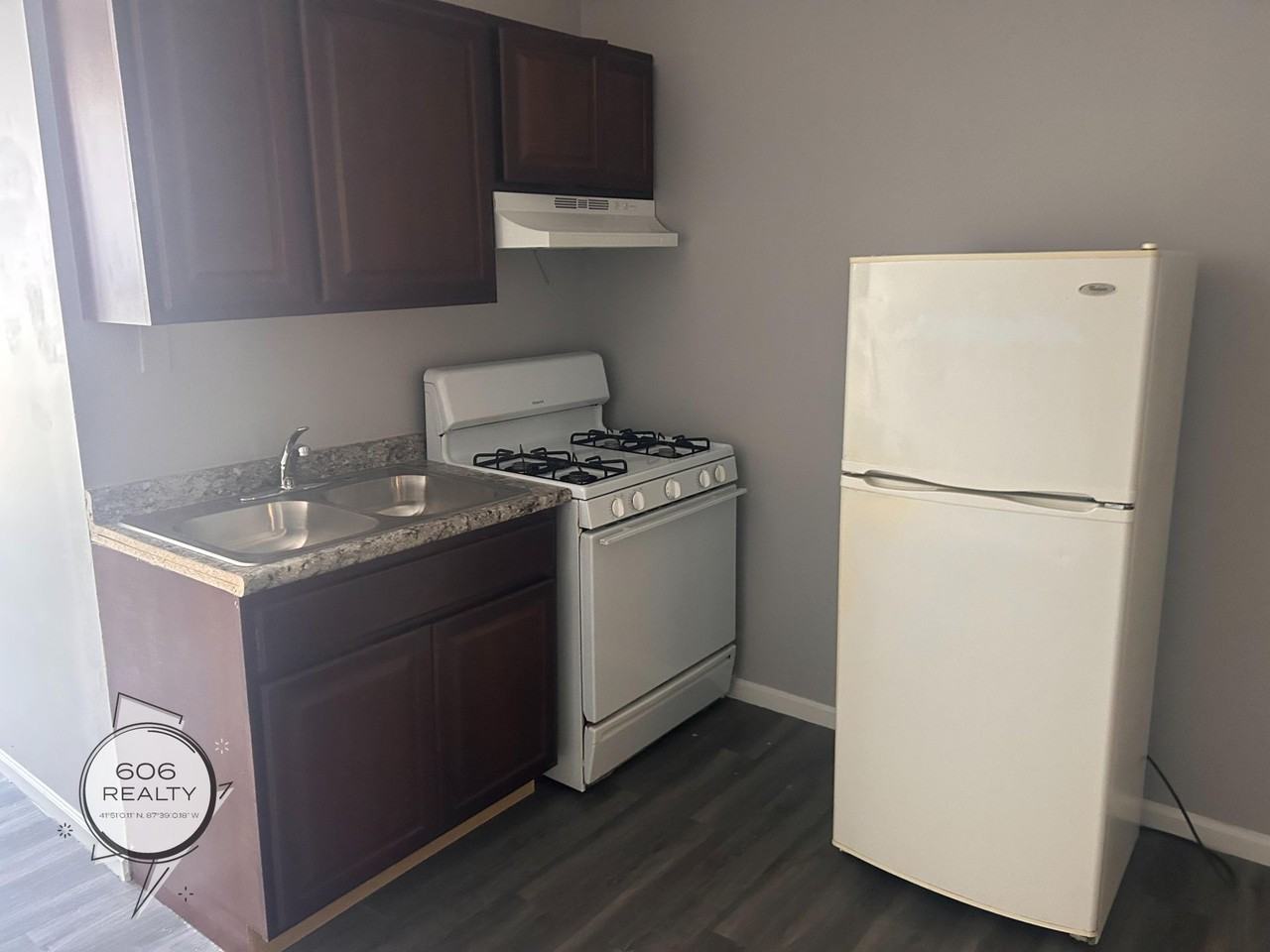 2349 W. Devon 2B, Chicago, IL 60659 Studio Apartment for 1,000/month