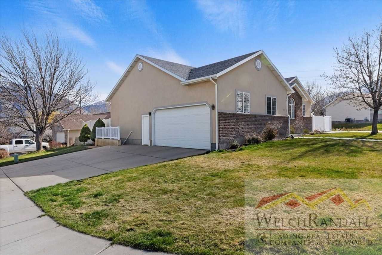 179 E 2200 S - Photo 2 of 38