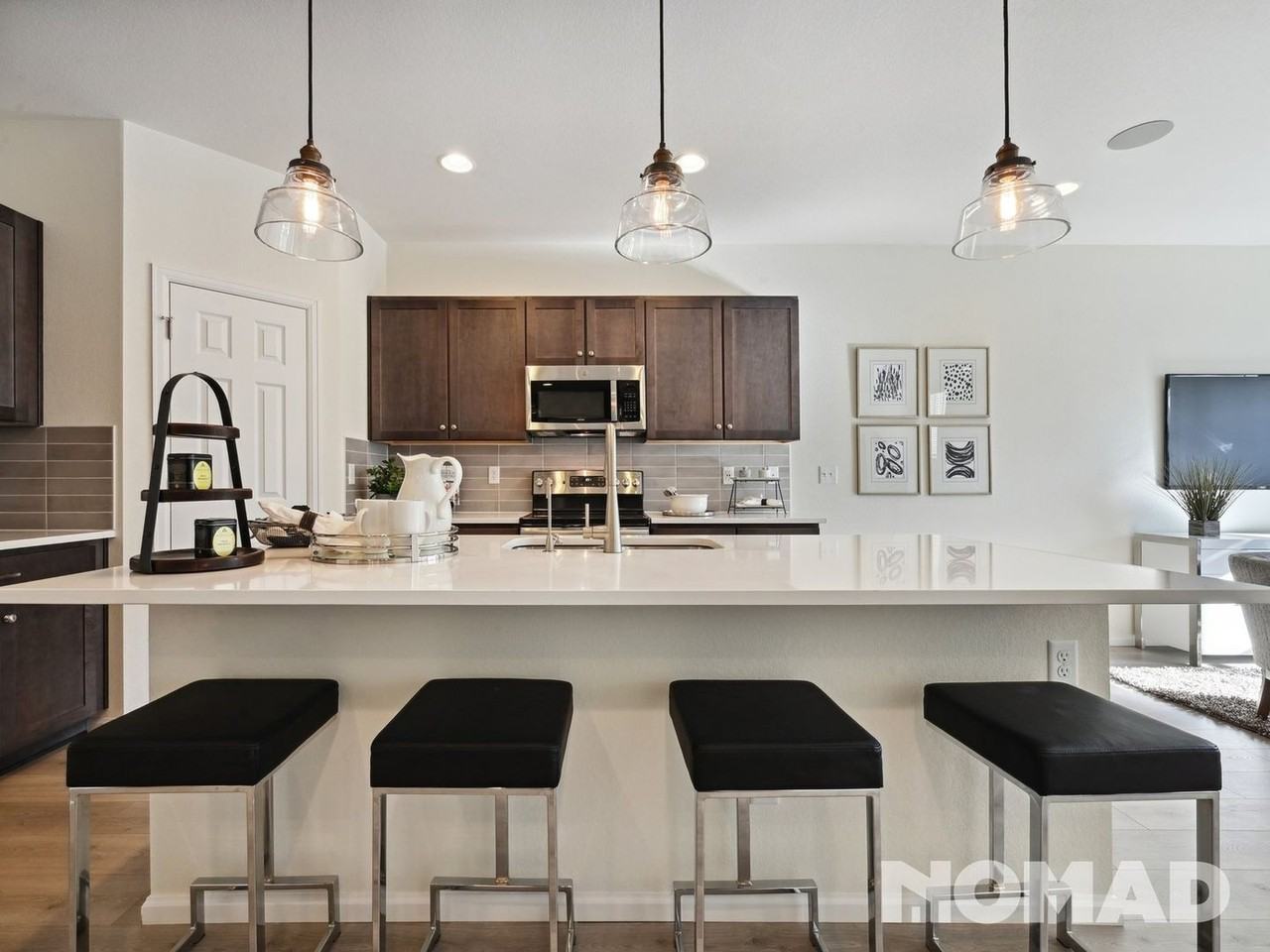 6427 N Ceylon St - Photo 3 of 30