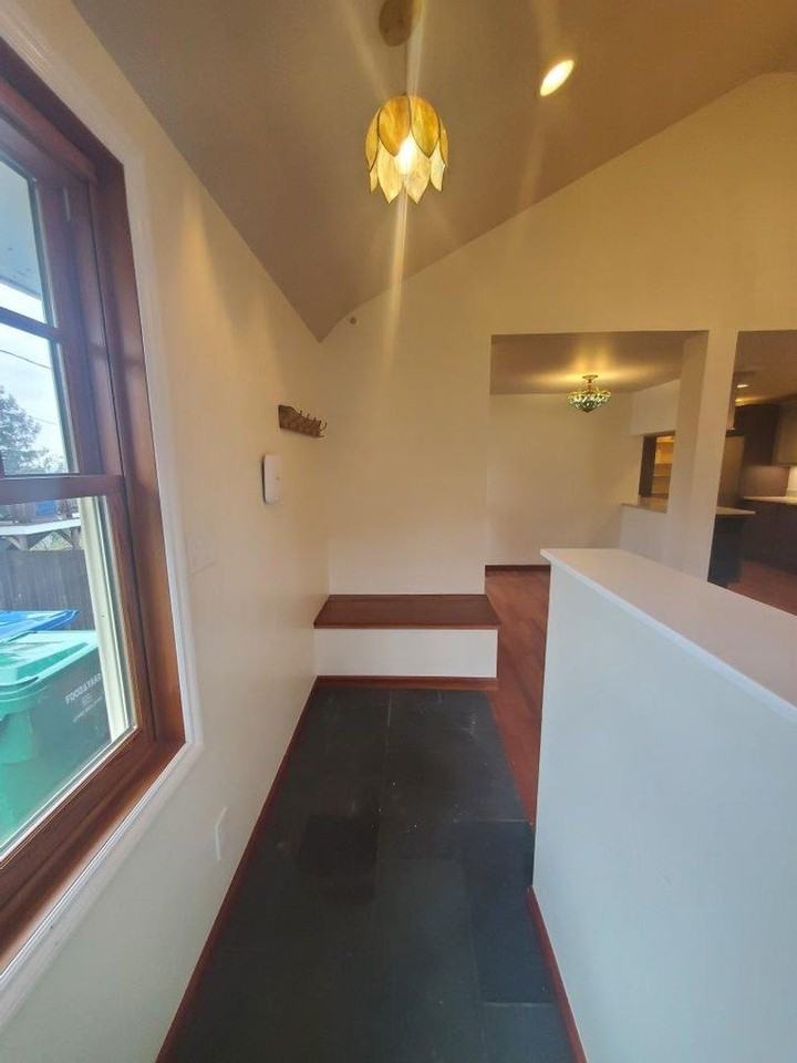 5440 34th Ave Sw - Photo 2 of 33