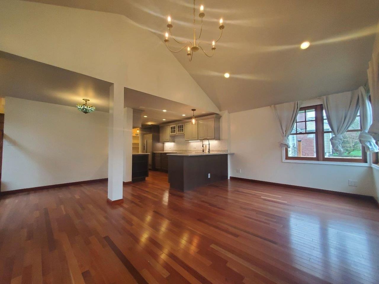 5440 34th Ave Sw - Photo 3 of 33