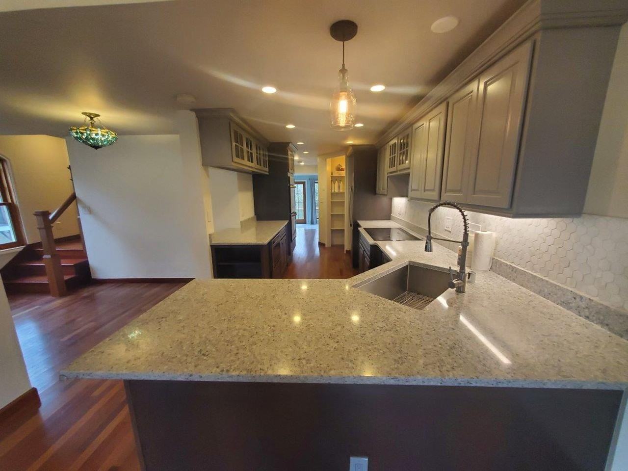 5440 34th Ave Sw - Photo 5 of 33