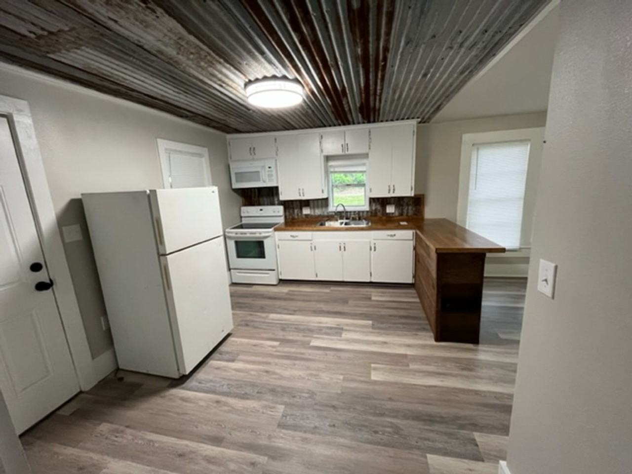 439 County Road 412 - Photo 4 of 13