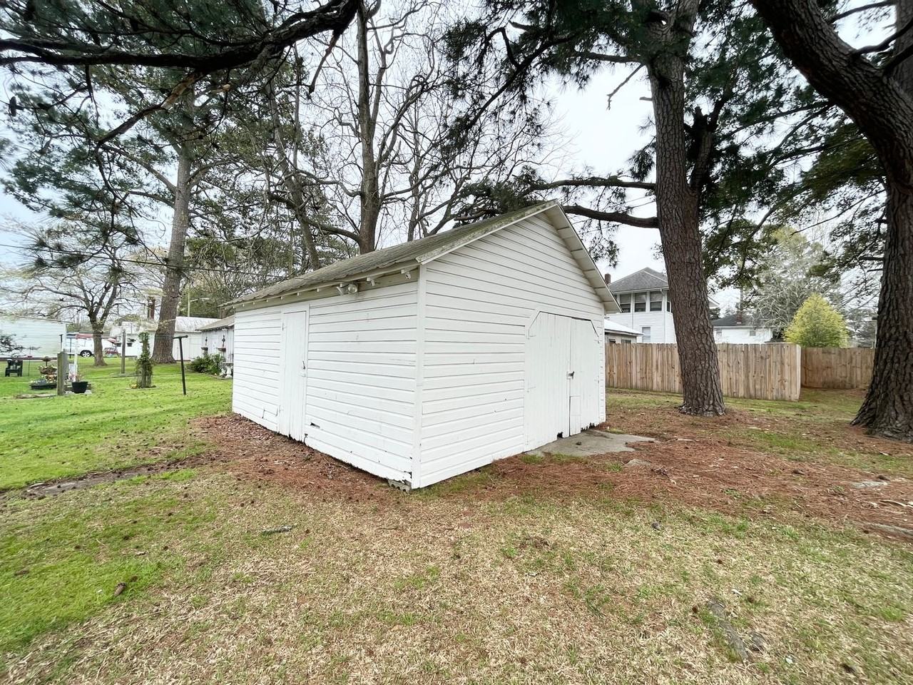 1021 Cedar St - Photo 2 of 13