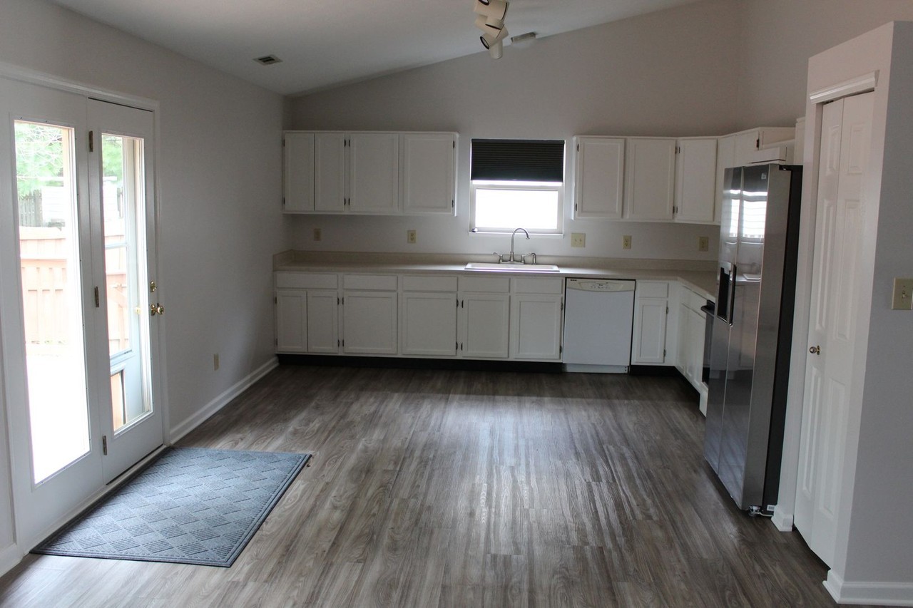 1311 Audubon Dr - Photo 3 of 16