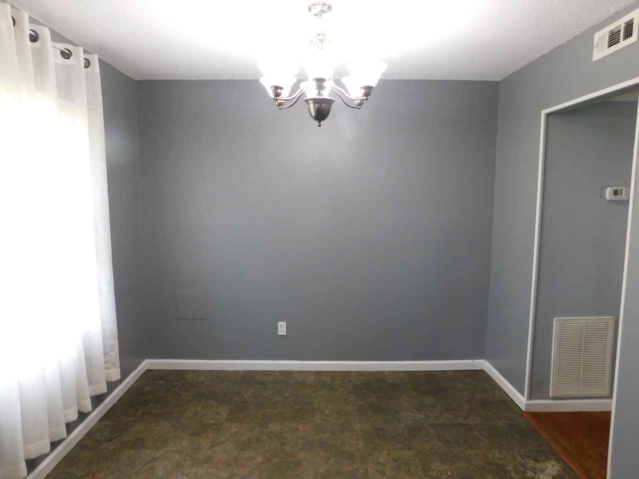 139 Morris Ct - Photo 5 of 30