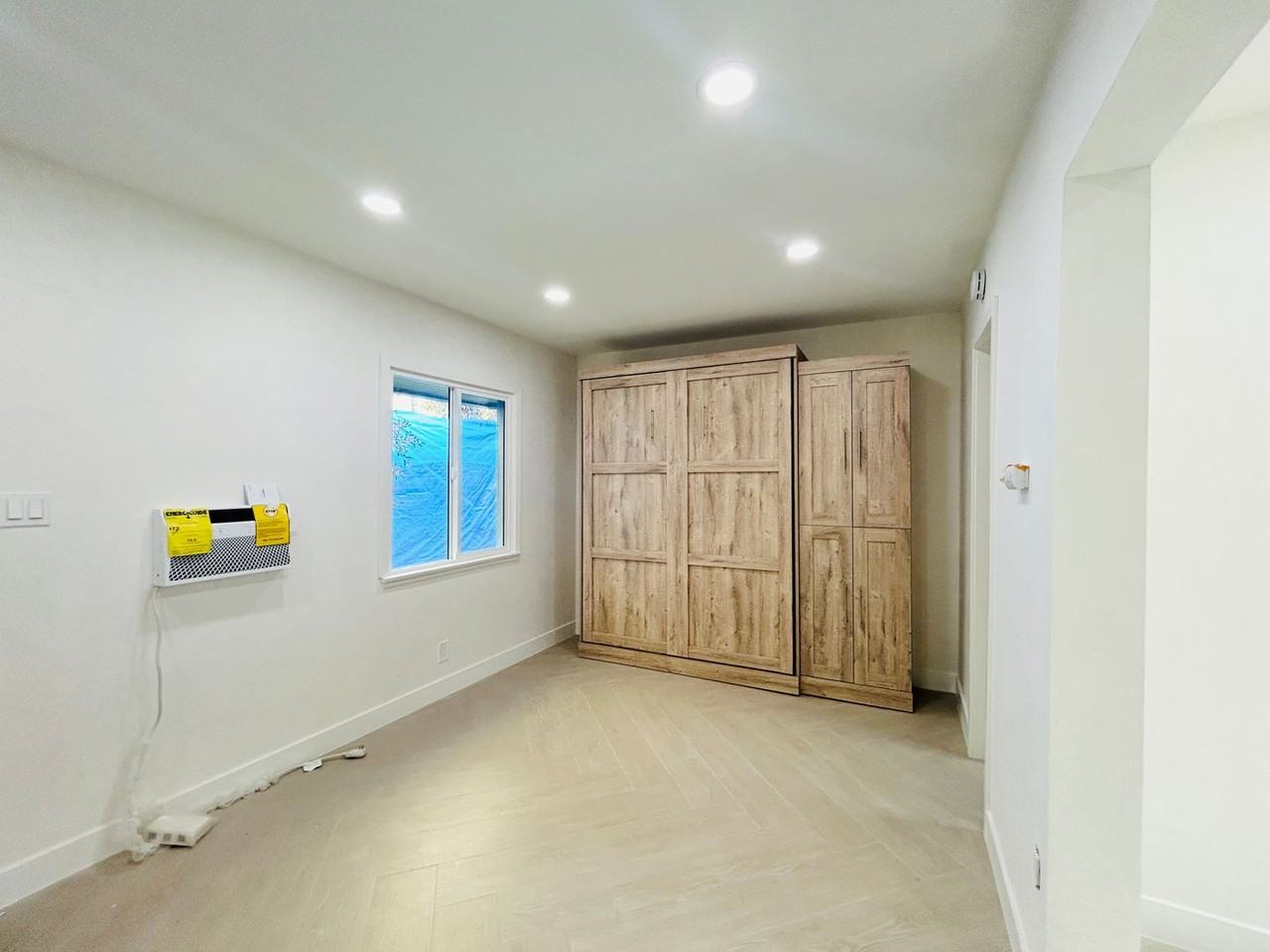 633 Rose Ave - Photo 2 of 12