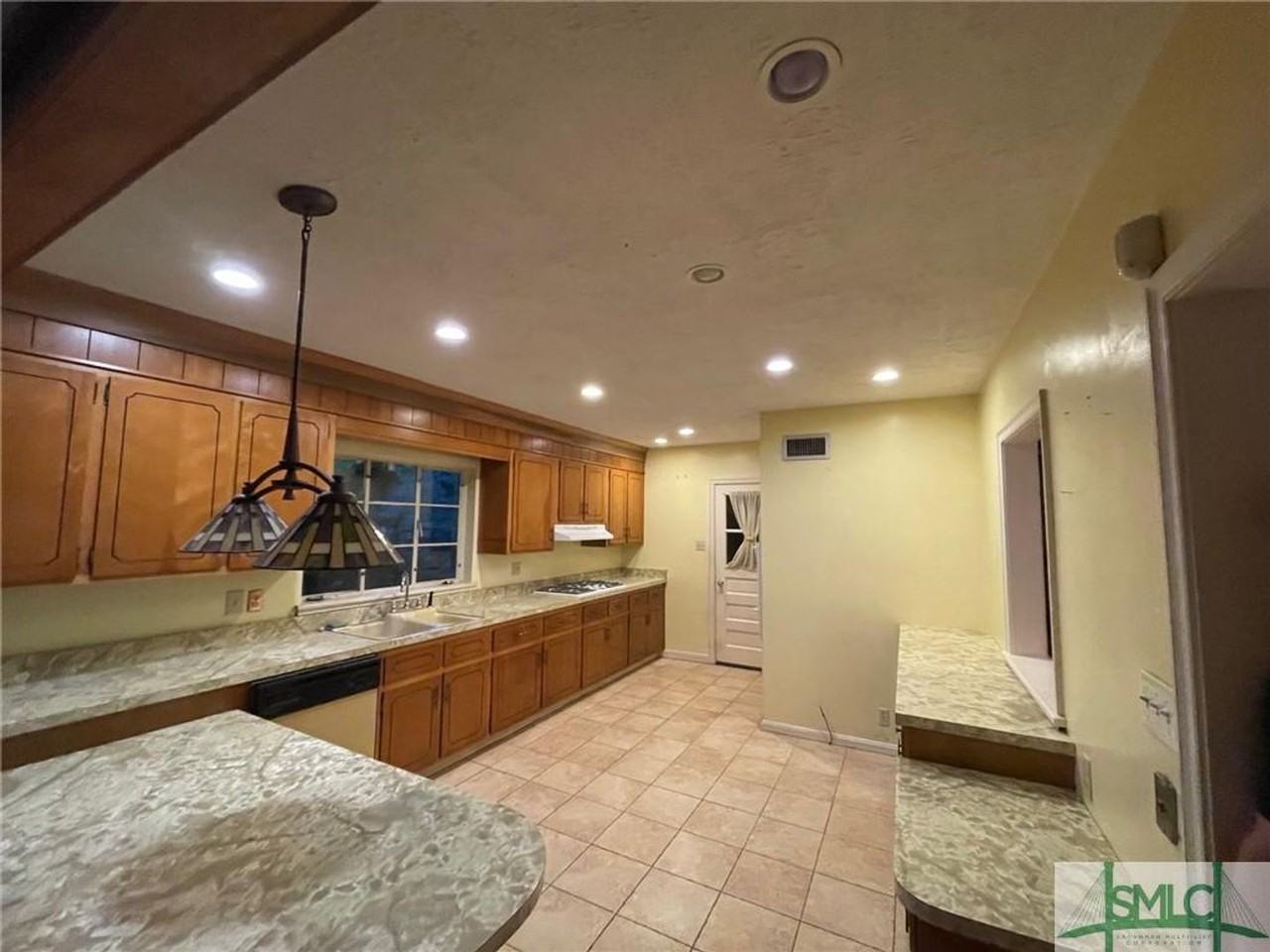 5525 Waters Dr - Photo 3 of 22