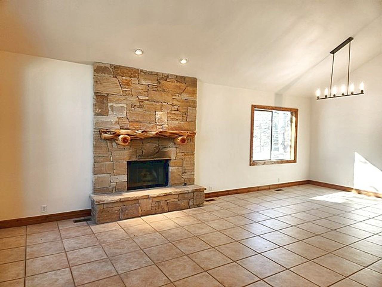 5317 Sandhill Ct - Photo 7 of 37