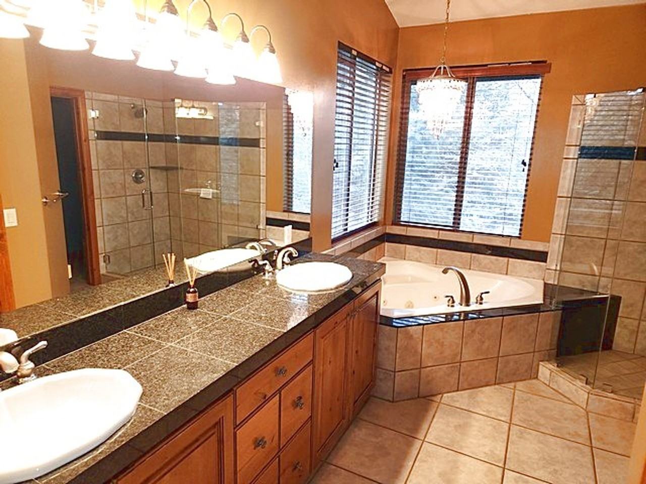 5317 Sandhill Ct - Photo 6 of 37