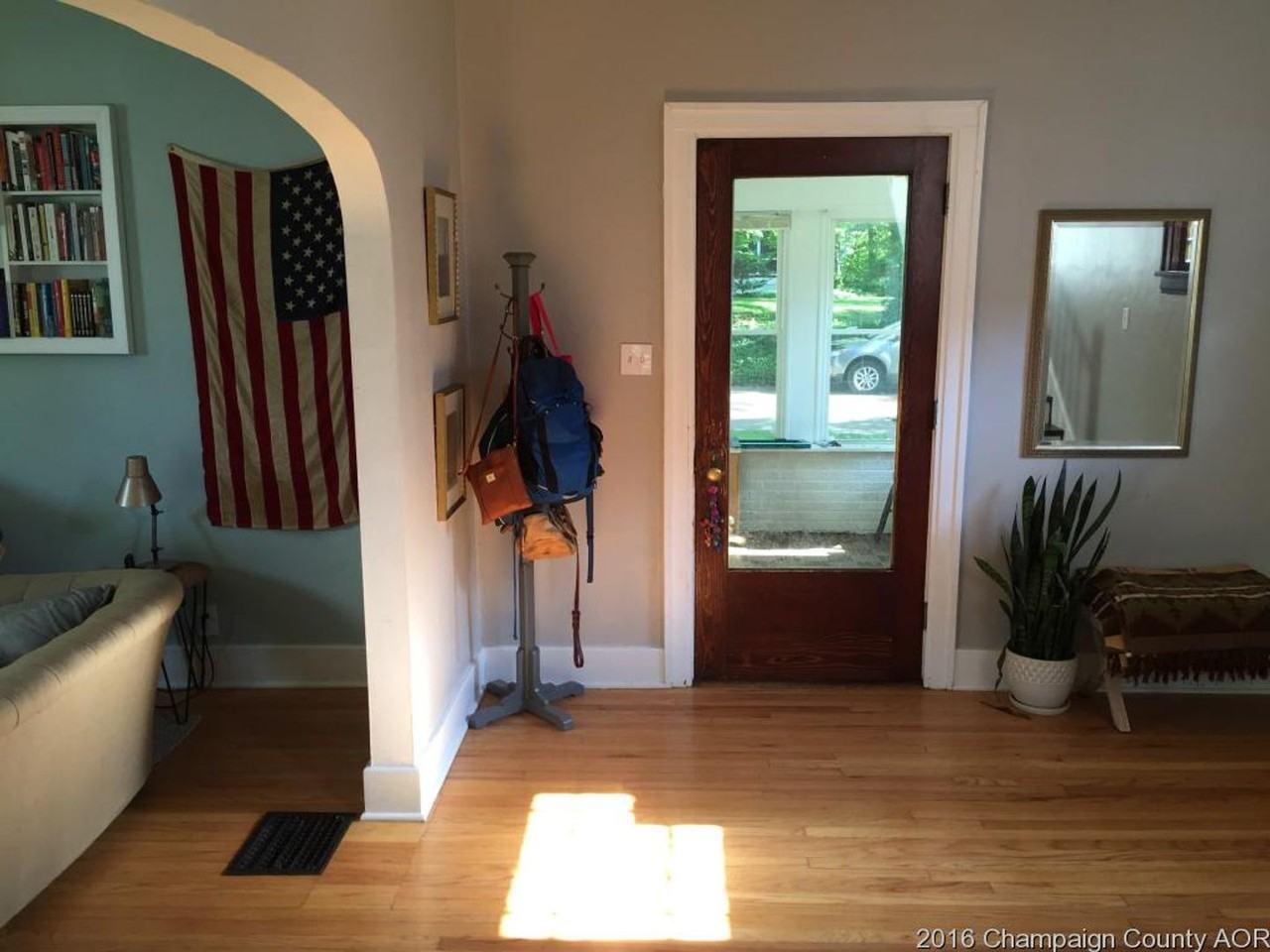 408 W Ells Ave - Photo 3 of 16