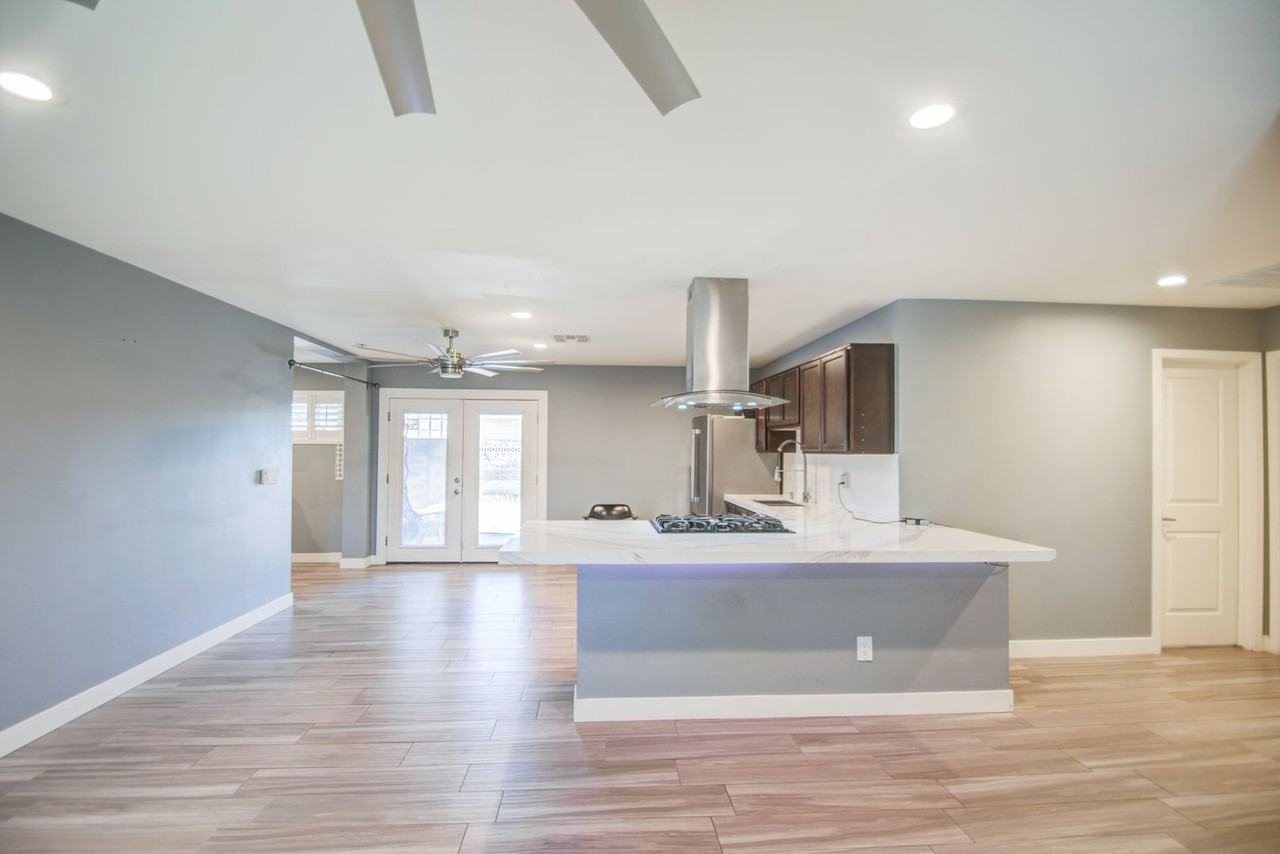 3729 W Butler Dr - Photo 2 of 15