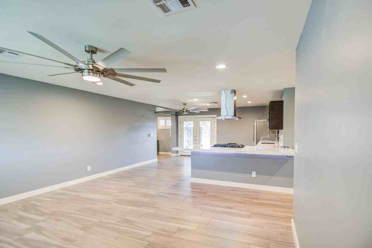3729 W Butler Dr - Photo 3 of 15