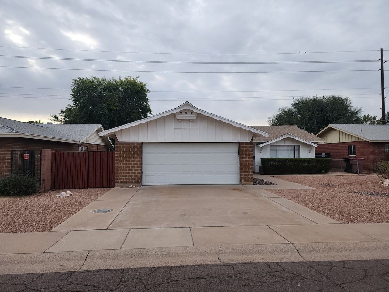 8425 E Crestwood Way - Photo 3 of 28