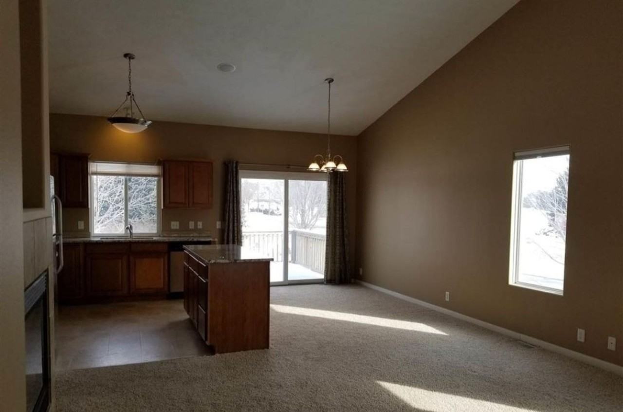 16204 Camden Ave - Photo 5 of 19