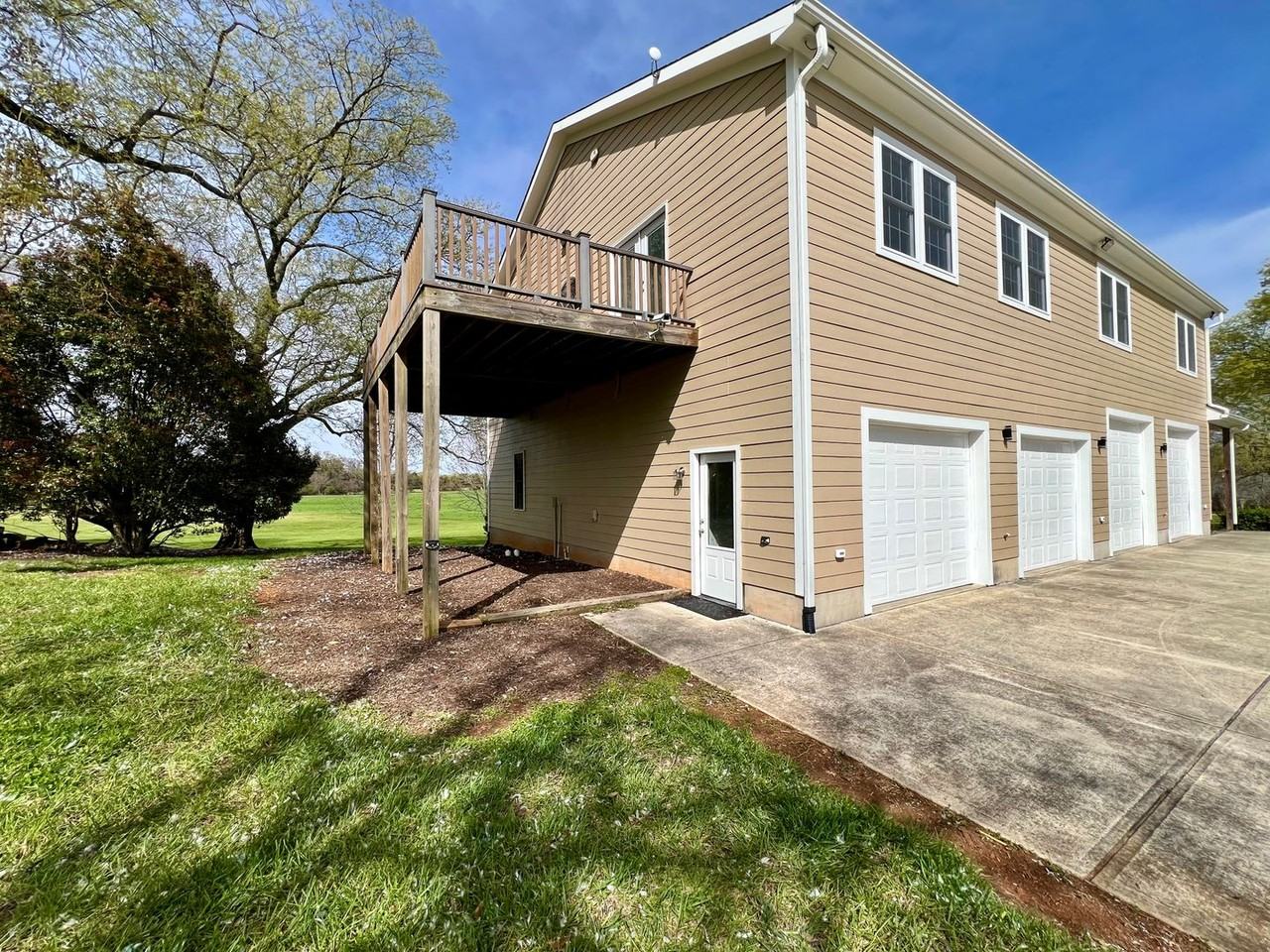 374 Propst Rd - Photo 2 of 28