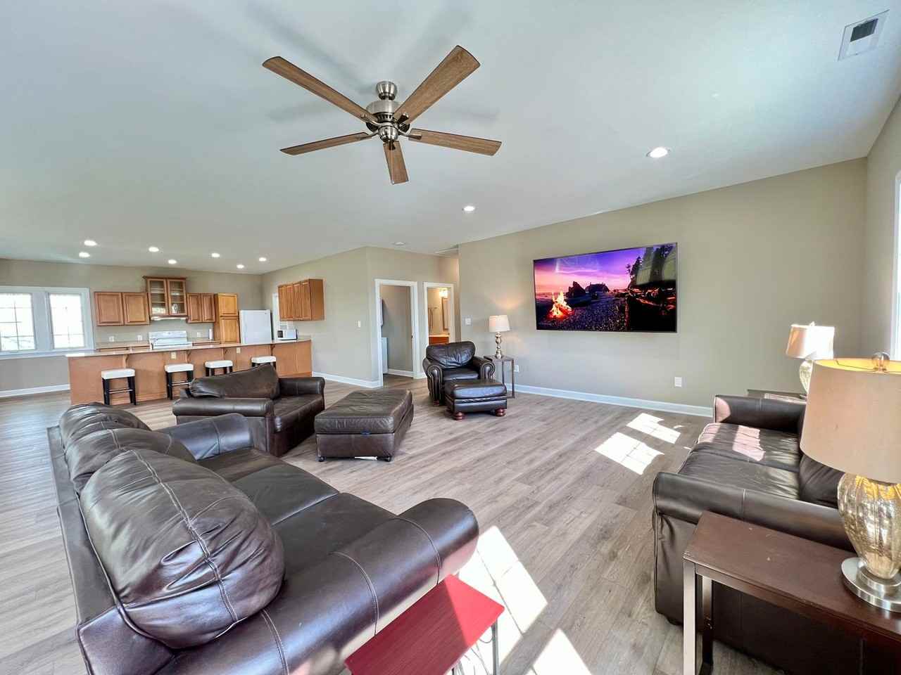 374 Propst Rd - Photo 3 of 28