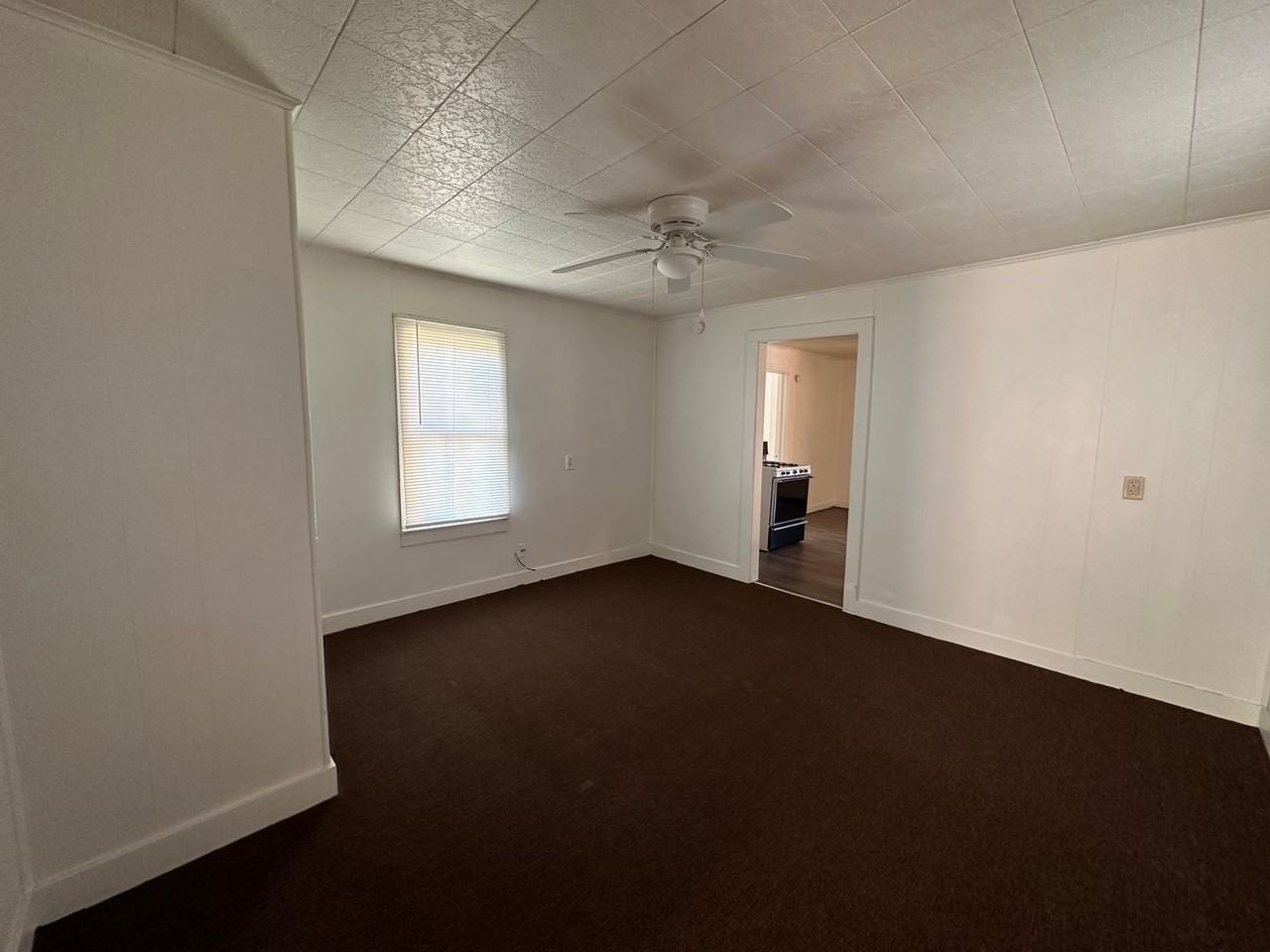 205 G St - Photo 2 of 11