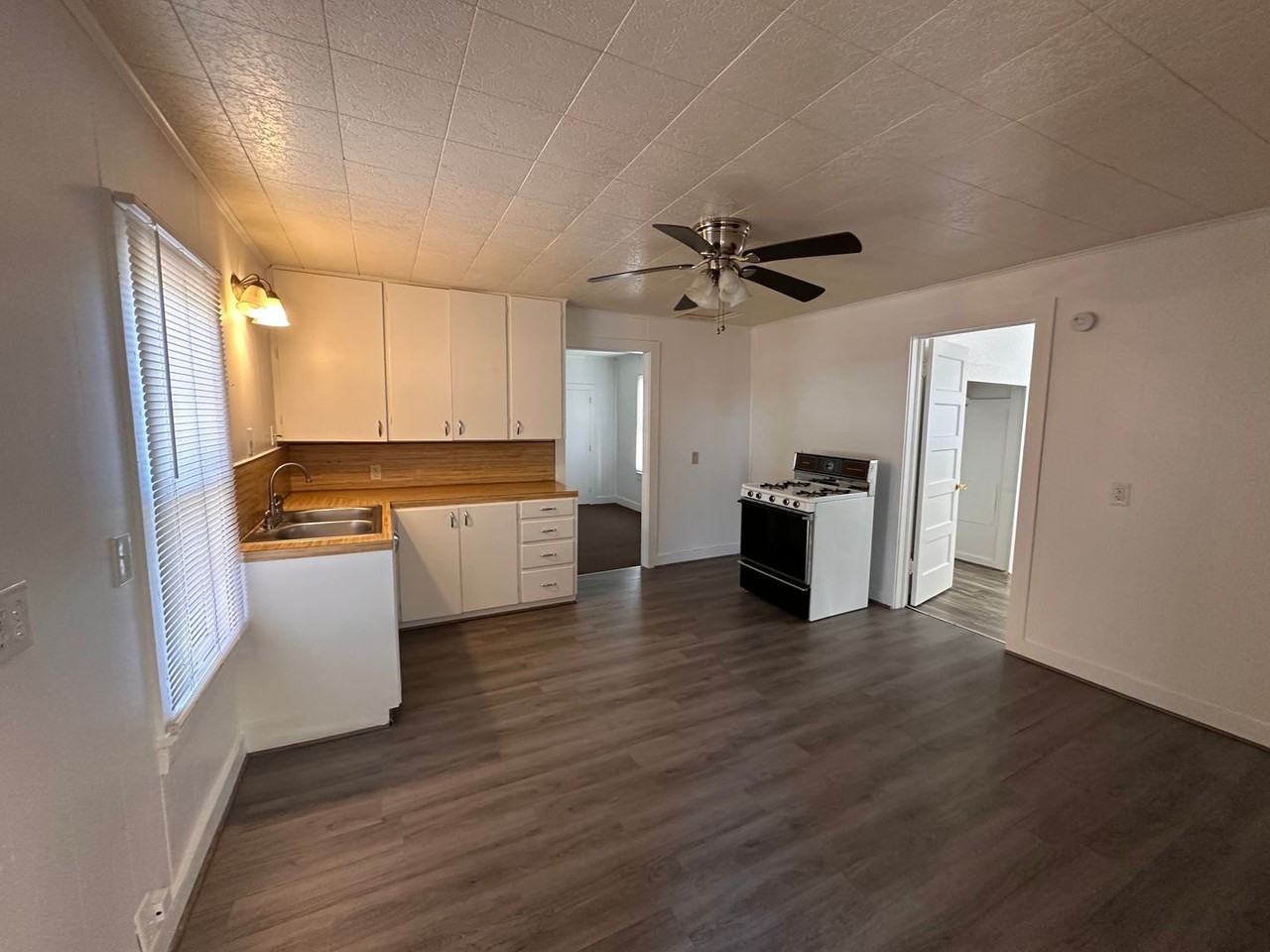 205 G St - Photo 5 of 11