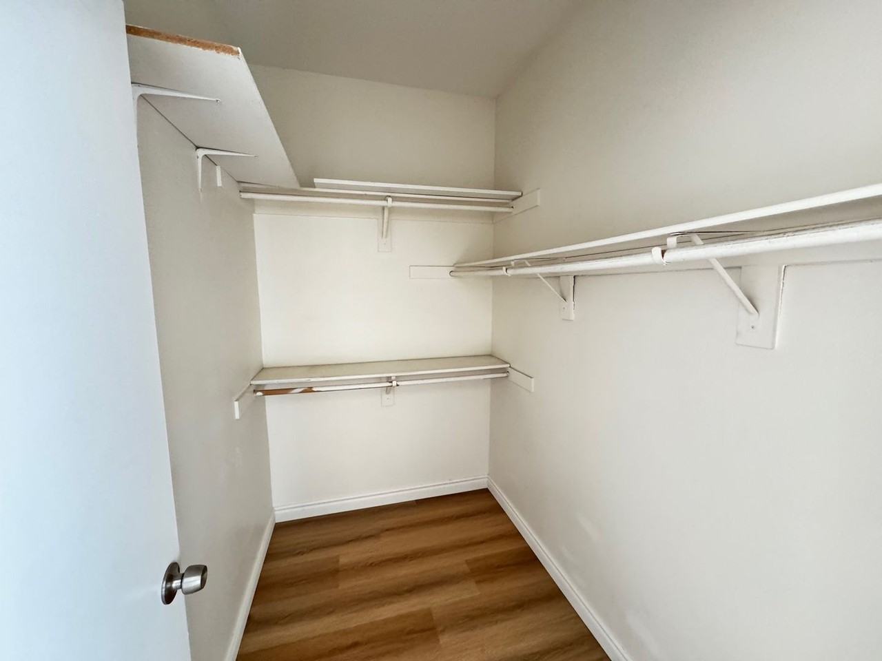 45426 Stanridge Ave - Photo 6 of 11