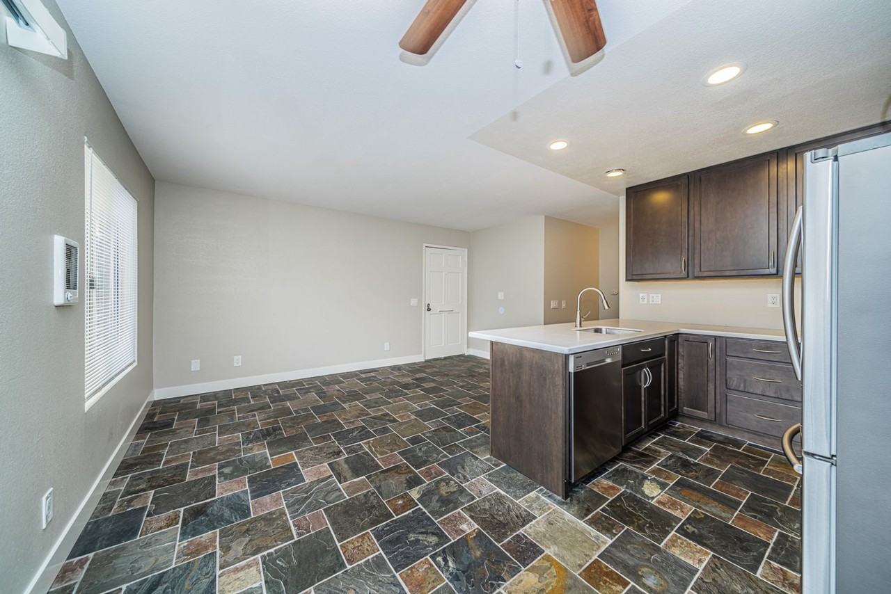 959VINESTREET/RENTCONTROL - Photo 3 of 18