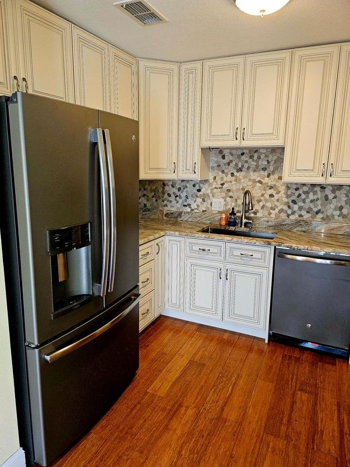 345 Wescott Ln - Photo 3 of 22