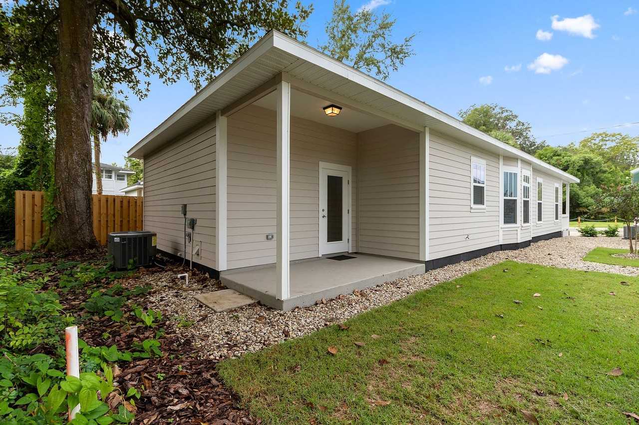 413 Nw 2nd St - Photo 6 of 6