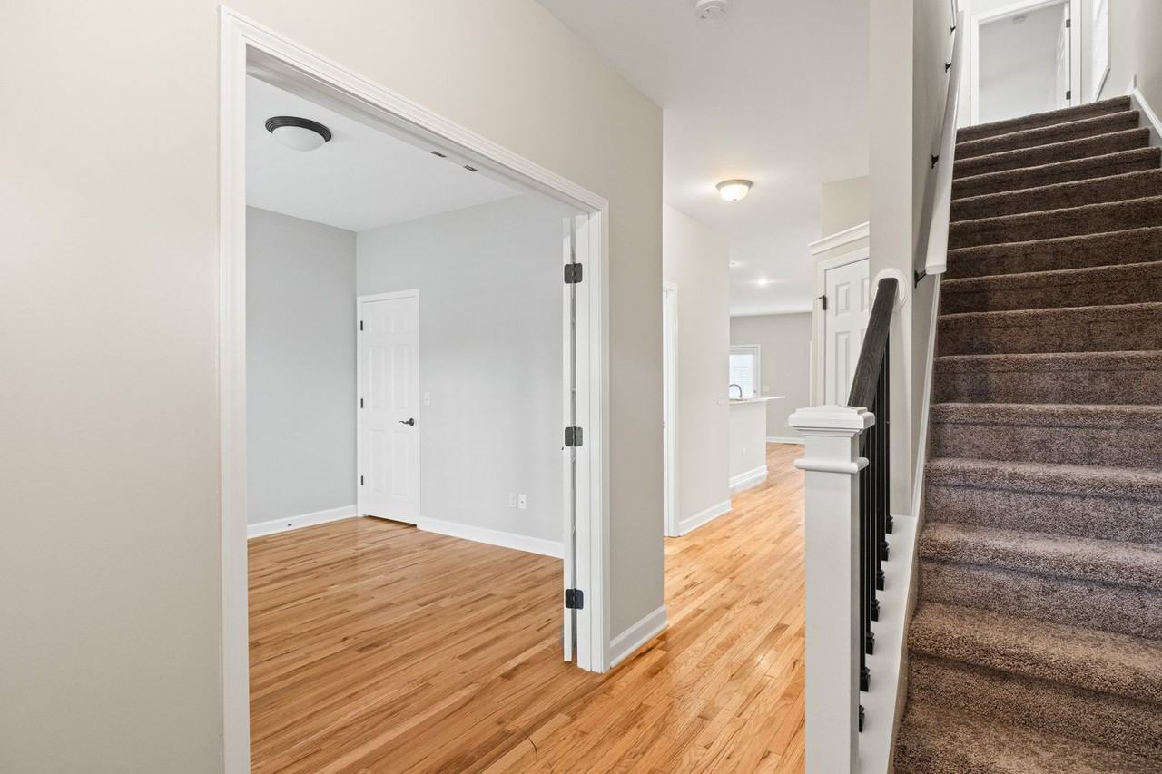 306 Baucom St - Photo 4 of 38
