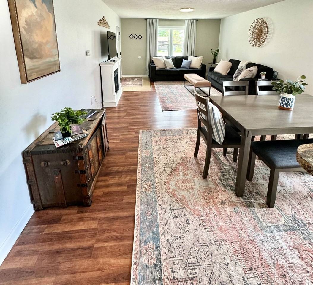 2708 2708 S Rogers - 2708 #2708 - Photo 3 of 34