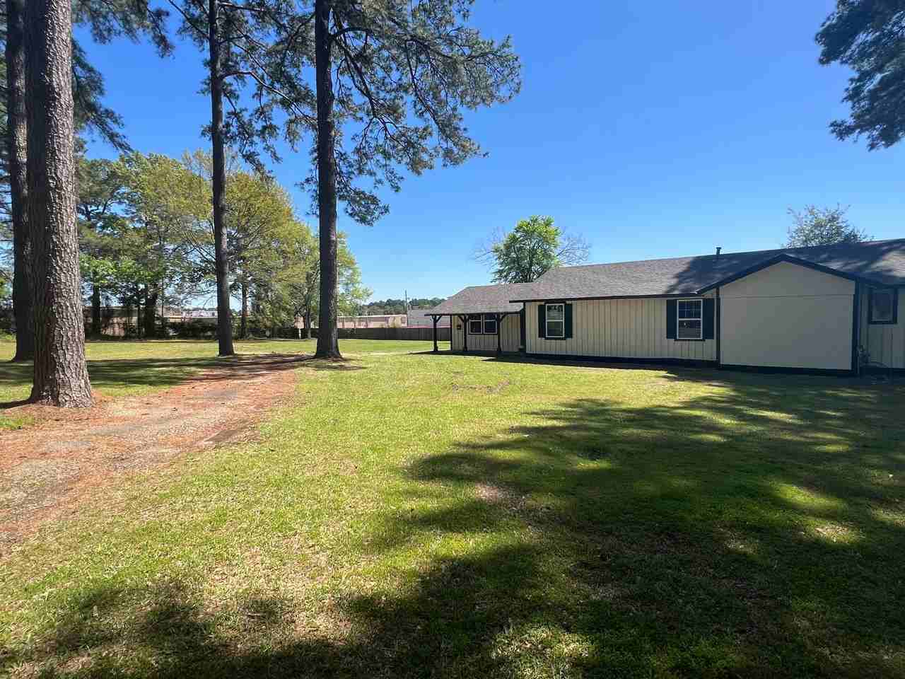 2817 Smithfield Rd - Photo 3 of 21