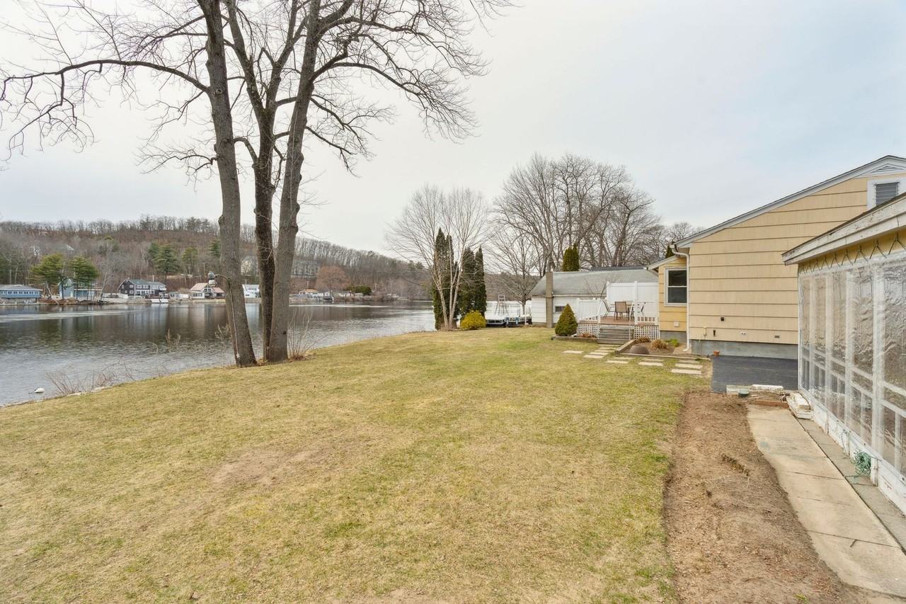 120 Chauncey Ave - Photo 2 of 33