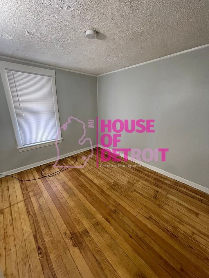 234 Beresford St - Photo 3 of 16
