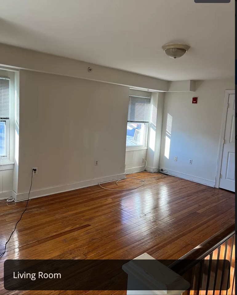 1522 Pine St - Photo 2 of 9