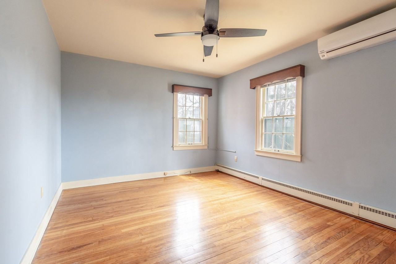 205 Quassaick Ave - Photo 5 of 12