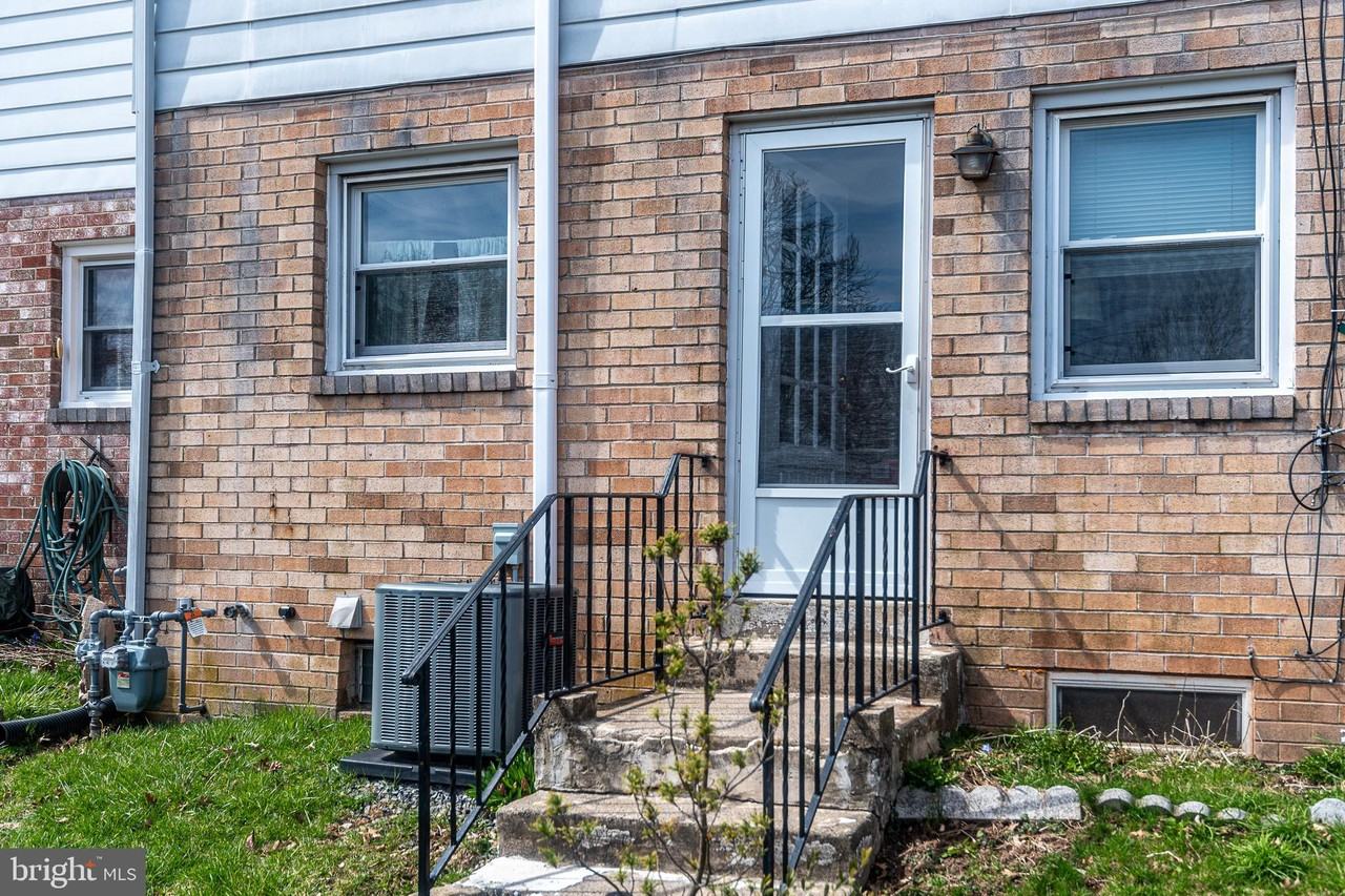 45 Alan Ln - Photo 3 of 12