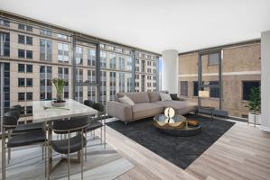 featured image of 210 N Wells St #2-2