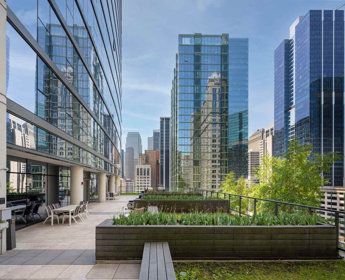 210 N Wells St - Photo 4 of 13