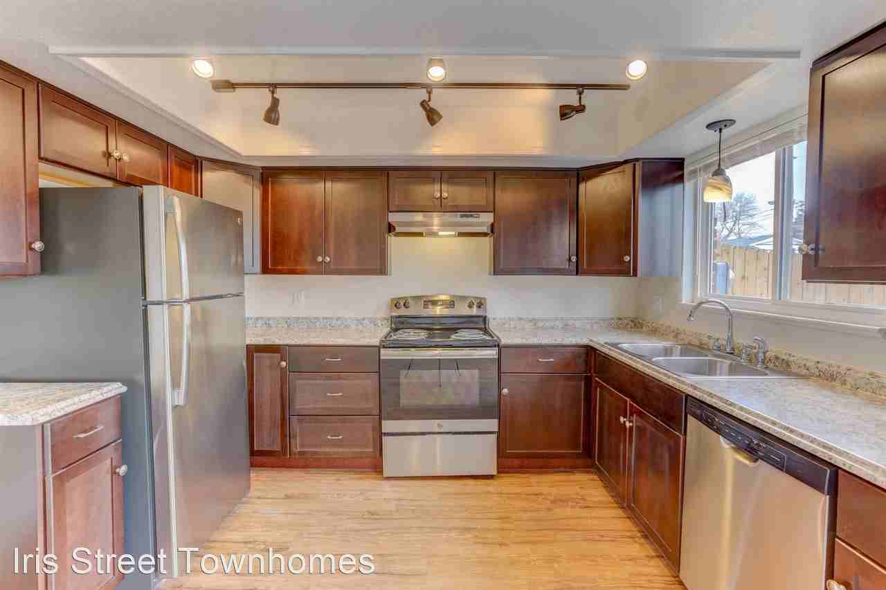 Iris Street Townhomes - Photo 3 of 16