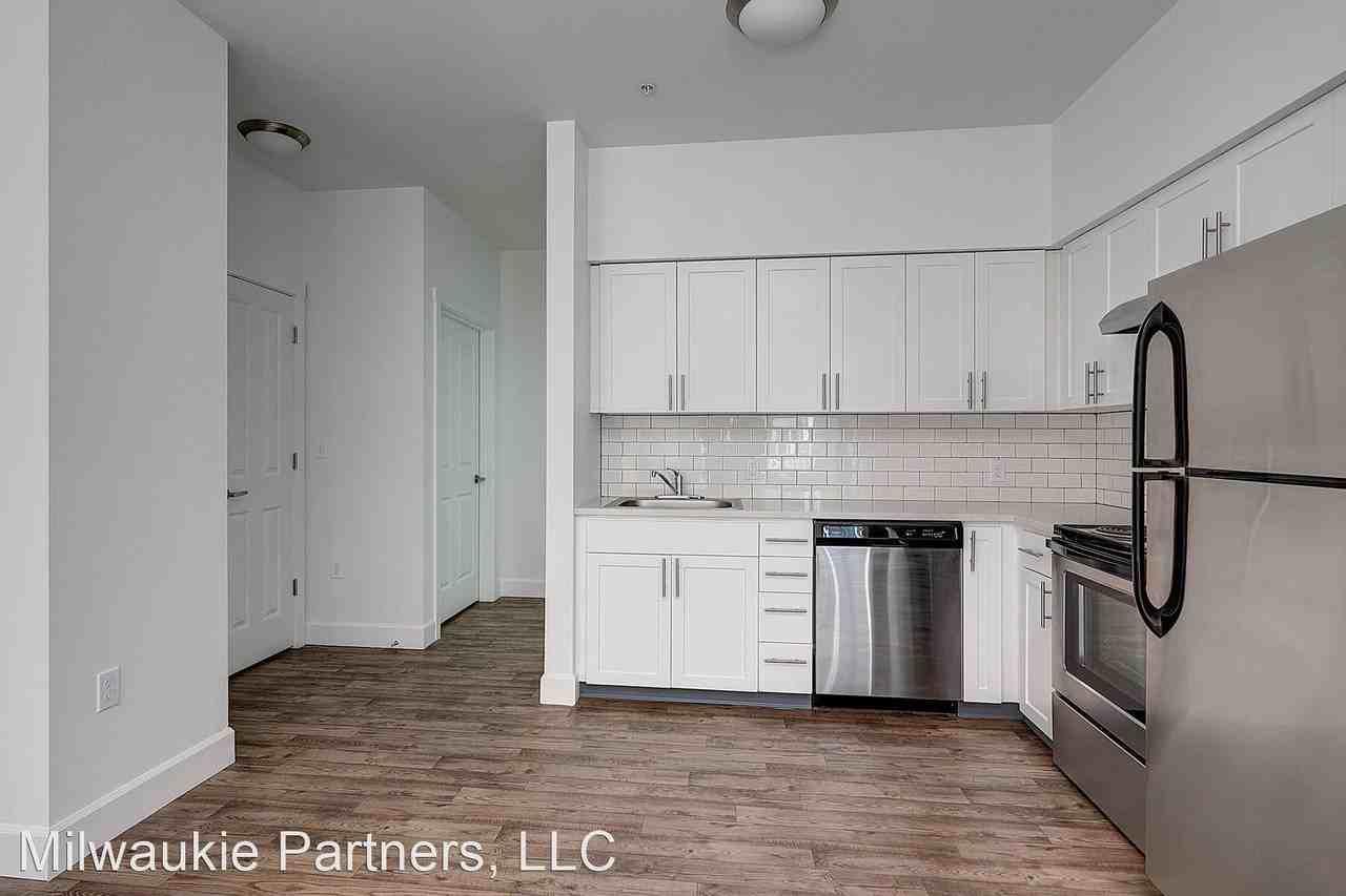 7510 SE Milwaukie Avenue - Photo 2 of 35