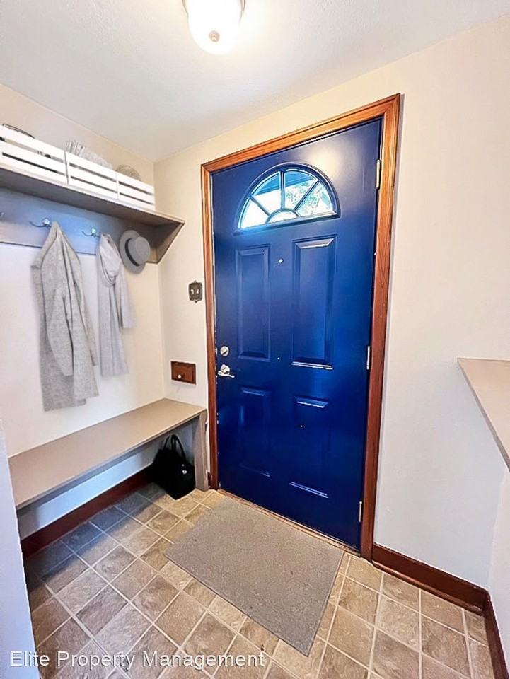 1220 Carroll Ave - Photo 2 of 18