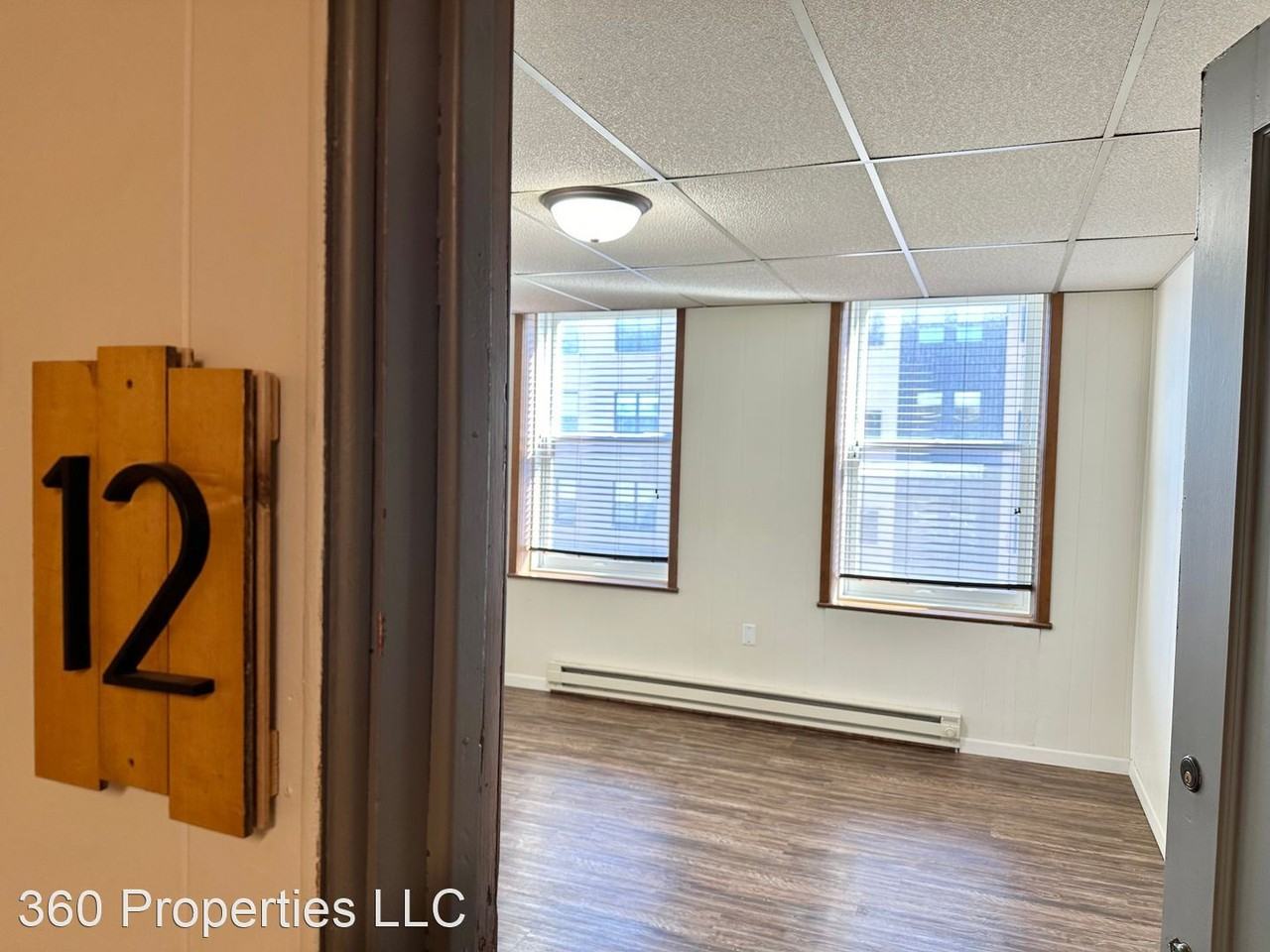 408 1/2 Broadway - Photo 2 of 8