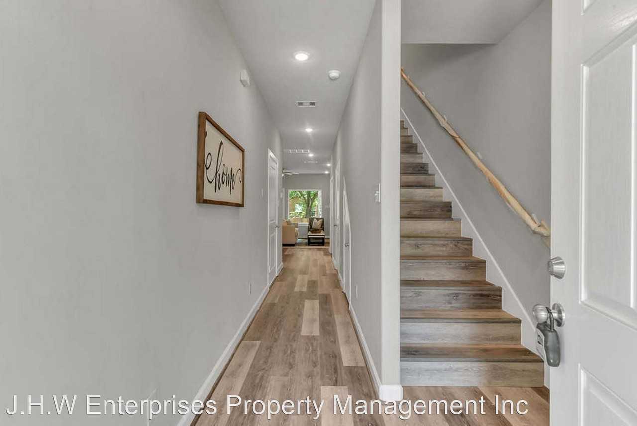 901 W. Lewis - Photo 3 of 9